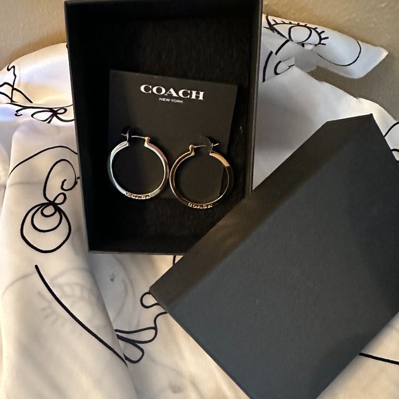 Rare Coach Gold Hoop Earrings  New - Picture 1 of 5